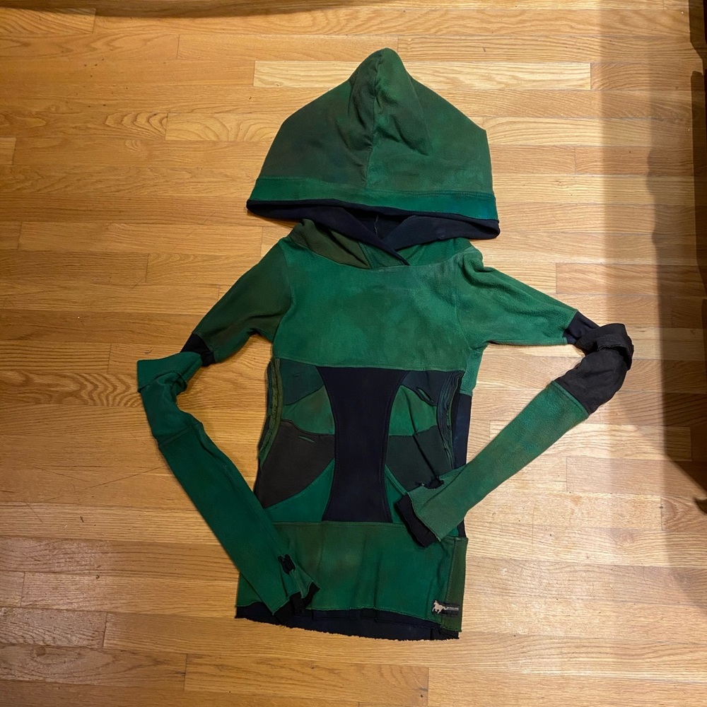 Wildhorse Apparel hoodie small-medium like new